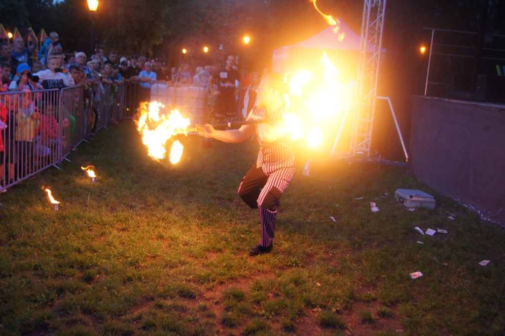Iluzje, akrobacje i żonglerki, czyli Extreme show