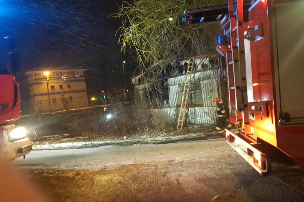 Płonął pustostan w Wejherowie
