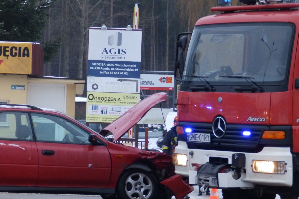 Zderzenie busa z osobówką