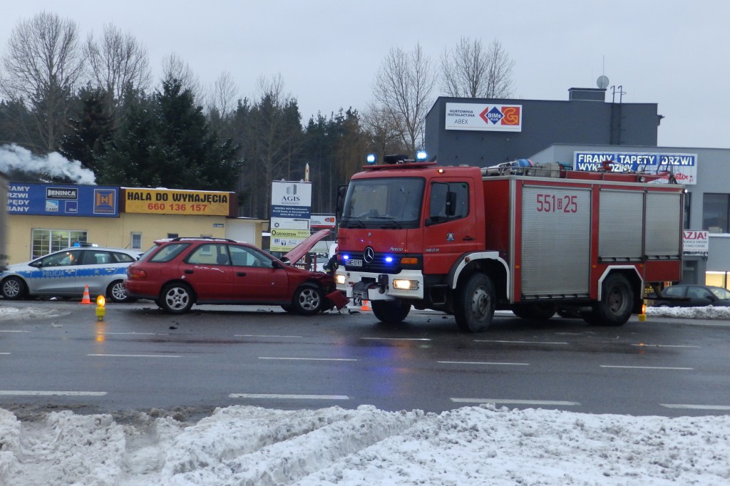 Zderzenie busa z osobówką