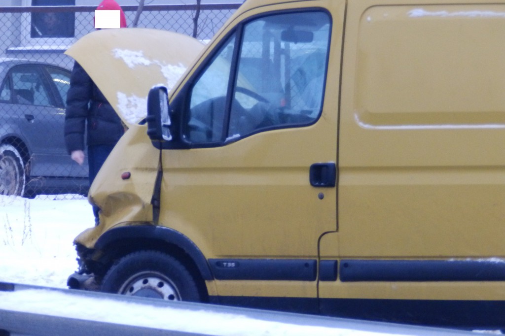 Zderzenie busa z osobówką