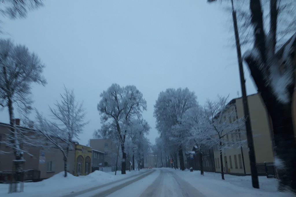 Śnieg paraliżuje ruch w regionie