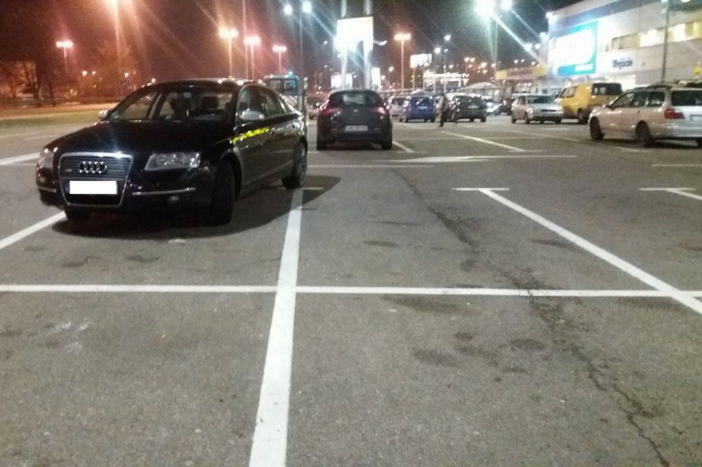 Jak oni parkują? Zobacz ?mistrzów?!