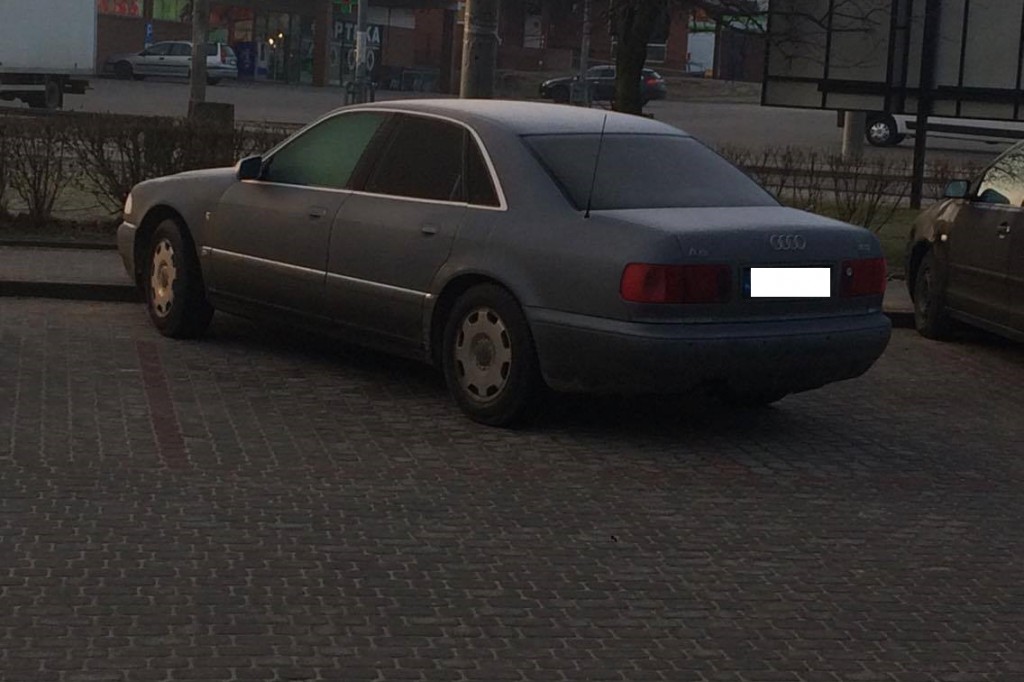 Jak oni parkują? Zobacz ?mistrzów?!