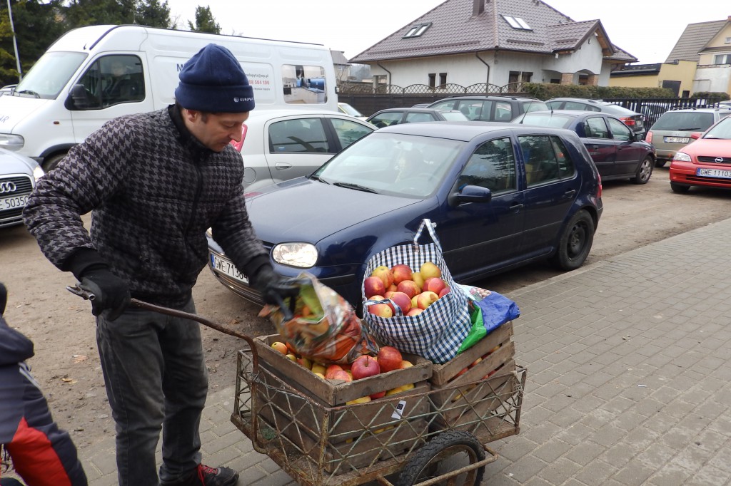 Szturm na darmowe jabłka