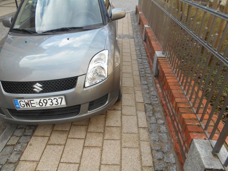 Straż miejska publikuje ?mistrzów? parkowania