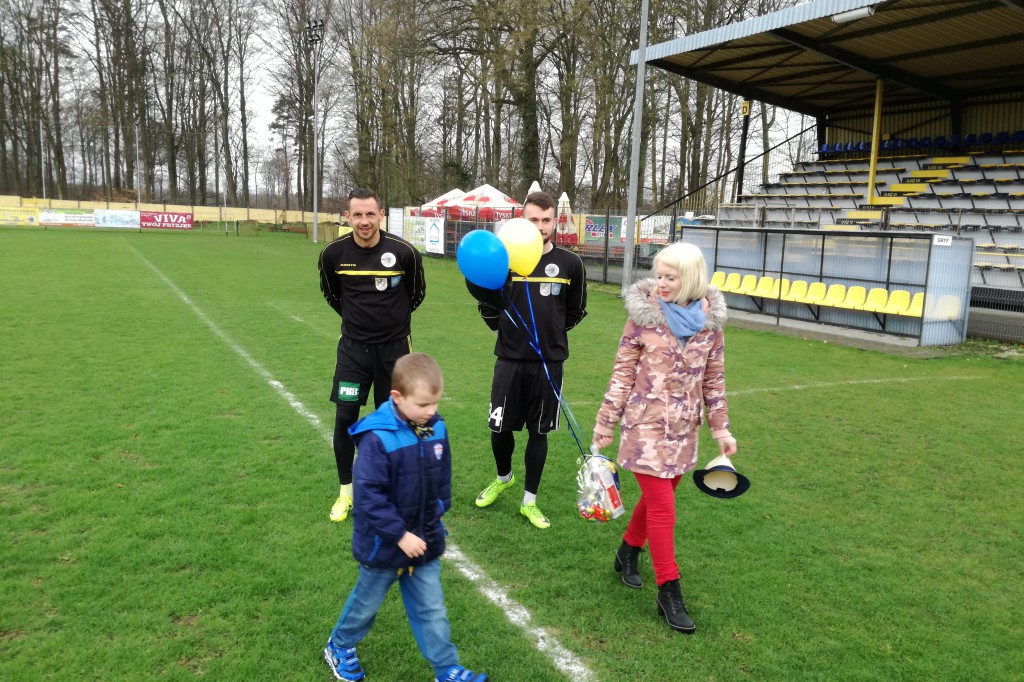 Świąteczny zajączek z piłkarzami