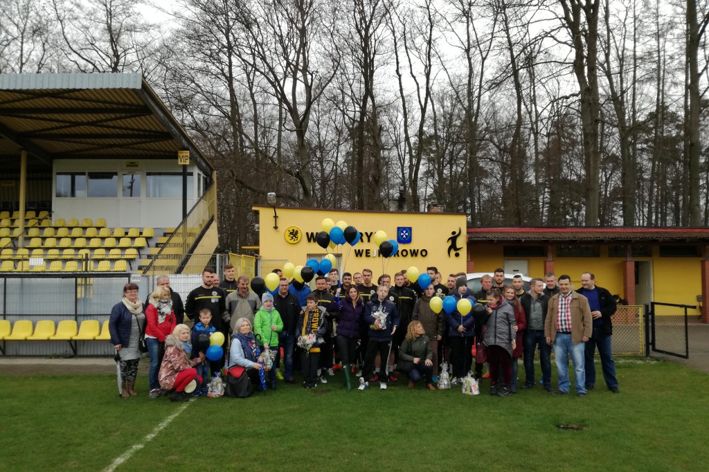 Świąteczny zajączek z piłkarzami