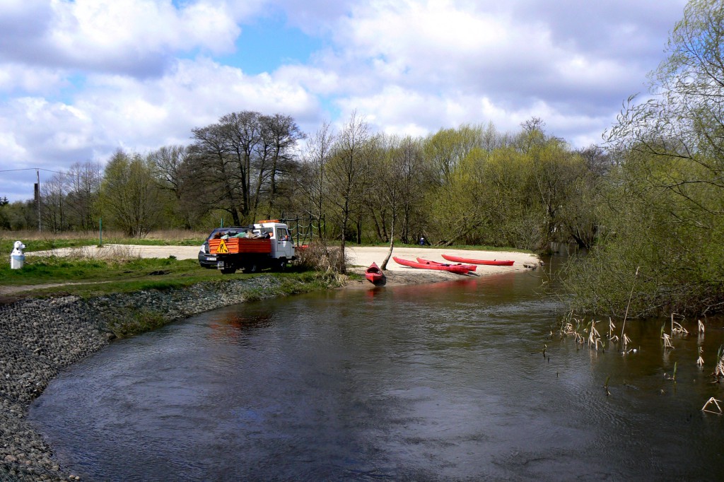 Pozbierali śmieci z rzeki Redy