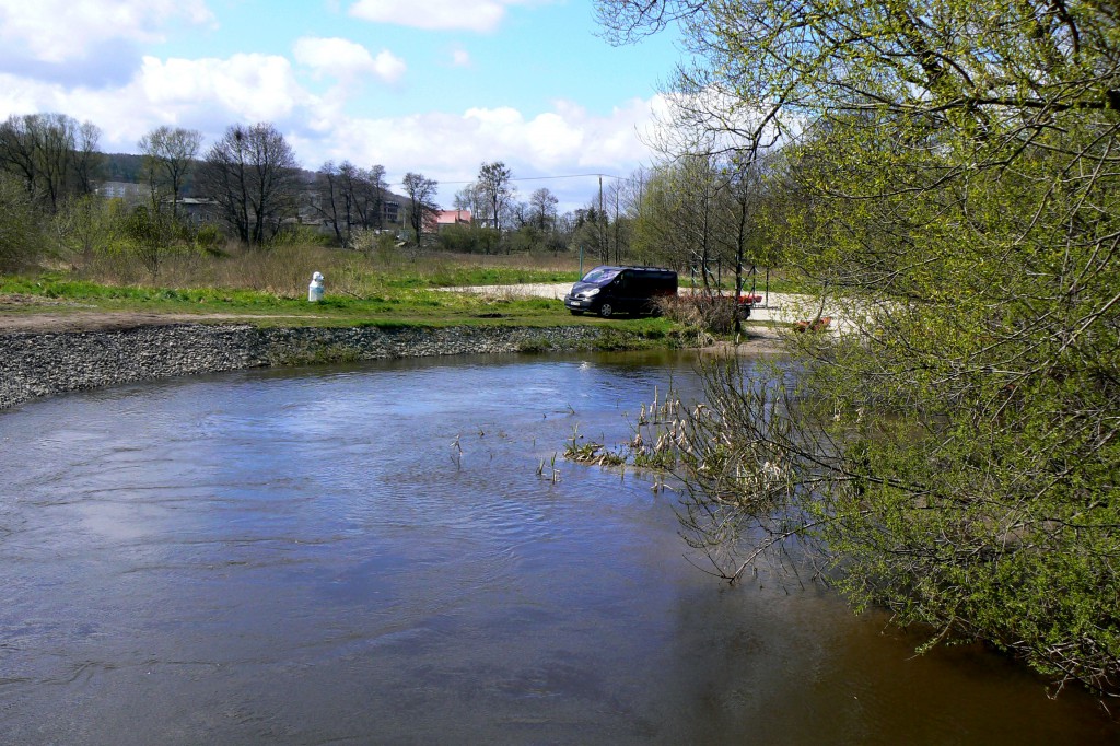 Pozbierali śmieci z rzeki Redy