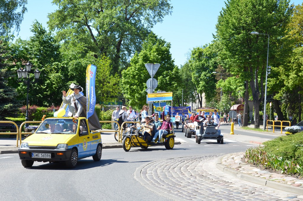 Barwna parada na ulicach Wejherowa