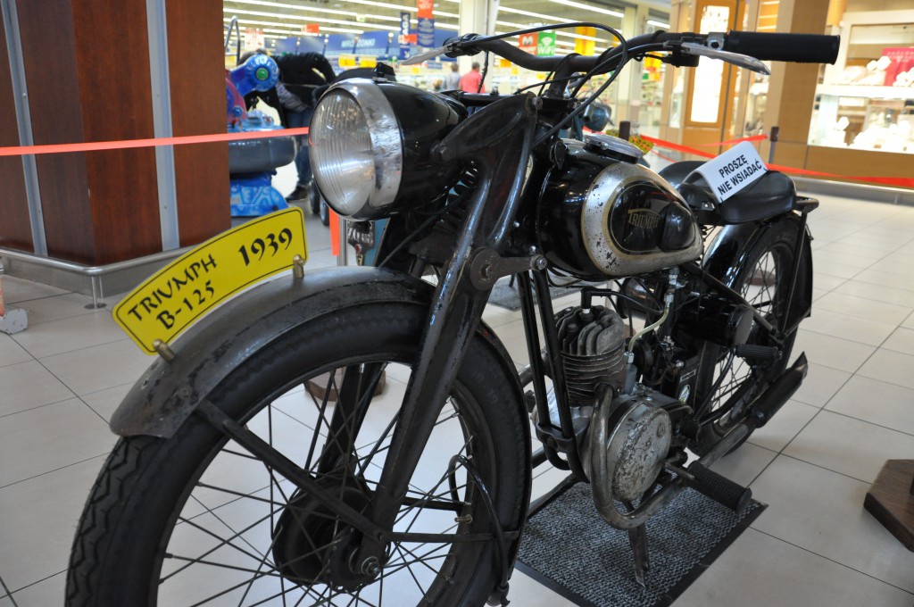 Wystawa zabytkowych motocykli