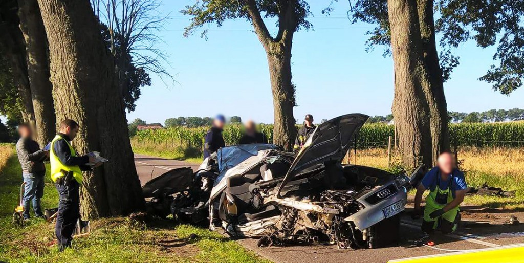 Tragiczny wypadek. Z Audi niewiele zostało