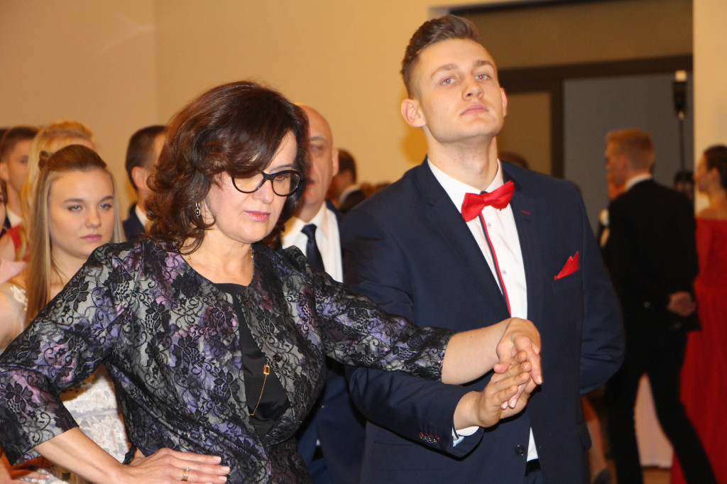 Poloneza czas zacząć. Ruszył sezon studniówek