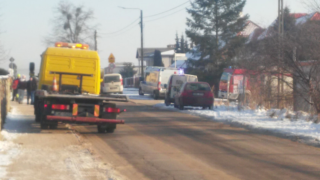 Zderzenie dwóch osobówek na skrzyżowaniu