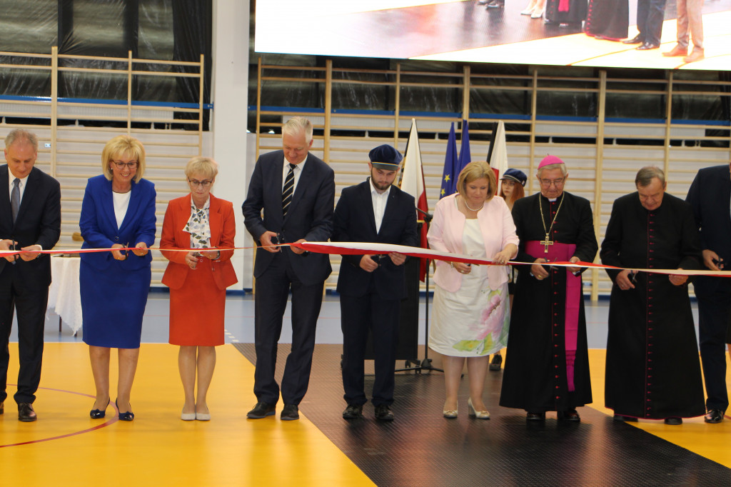 Wicepremier Gowin w Wejherowie otworzył halę sportową
