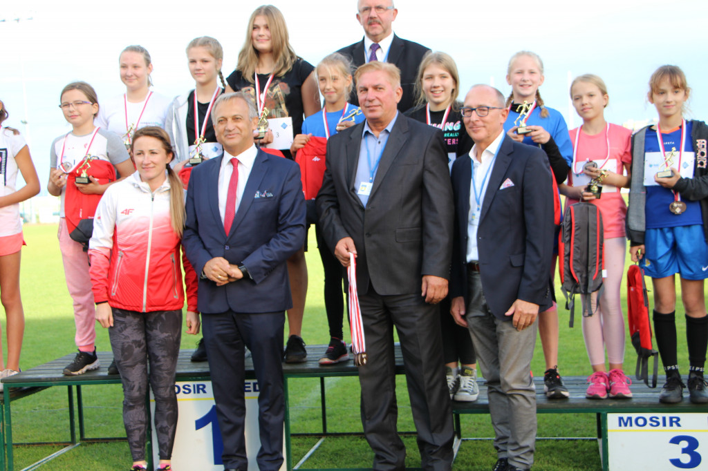 Stadion lekkoatletyczny oficjalnie otwarty