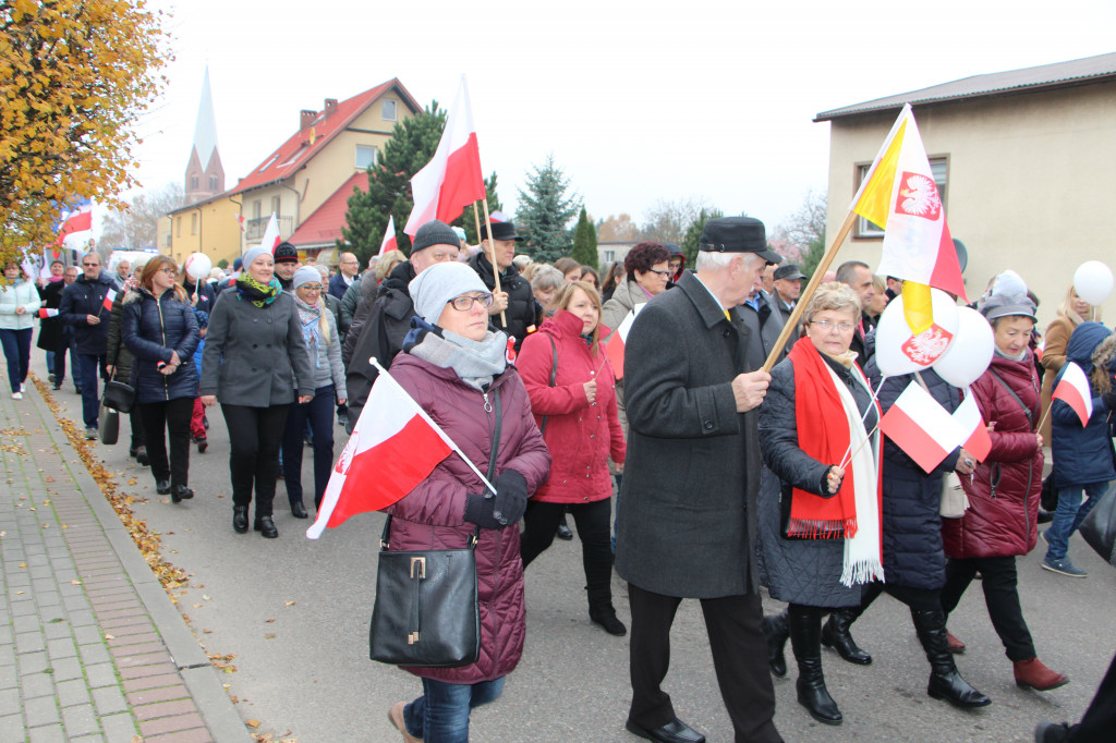 Biało-czerwona parada niepodległościowa w Redzie
