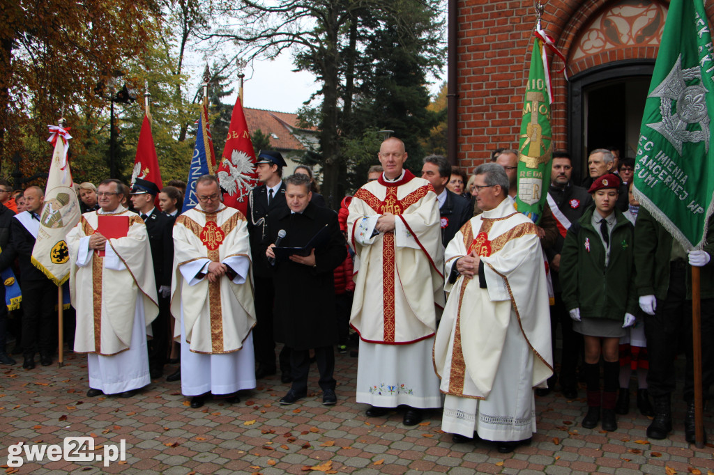 Biało-czerwona parada niepodległościowa w Redzie