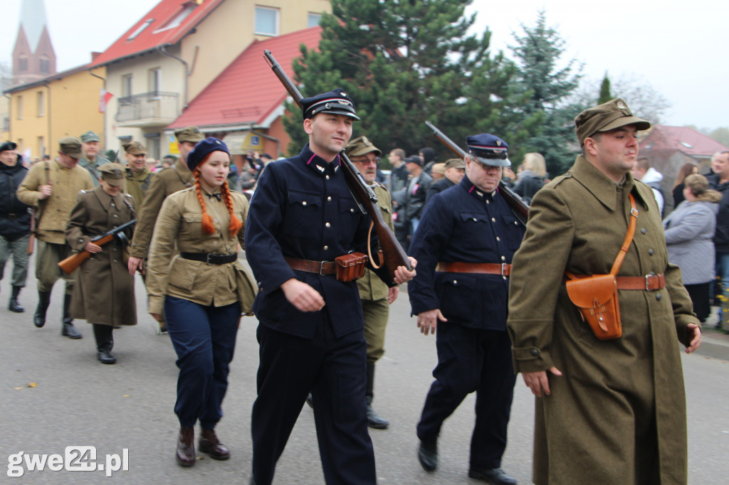 Biało-czerwona parada niepodległościowa w Redzie