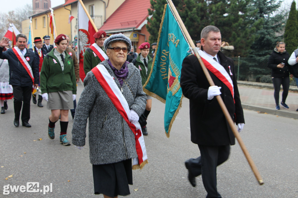 Biało-czerwona parada niepodległościowa w Redzie