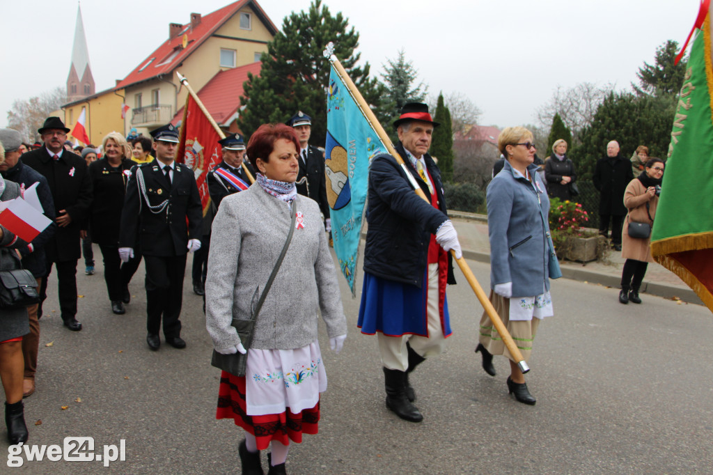 Biało-czerwona parada niepodległościowa w Redzie