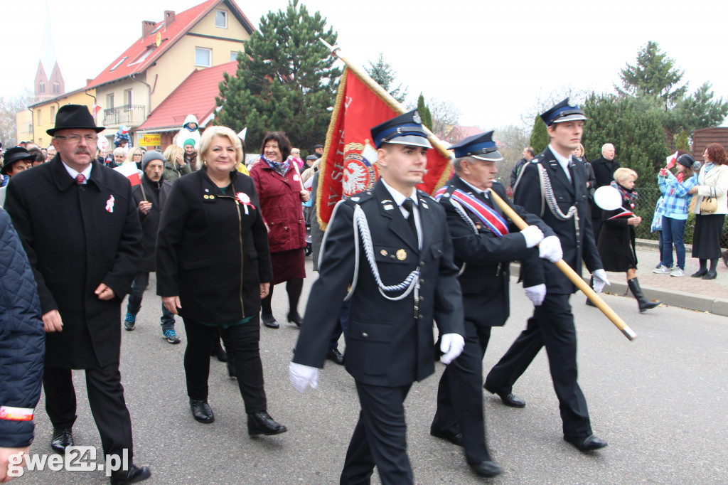 Biało-czerwona parada niepodległościowa w Redzie