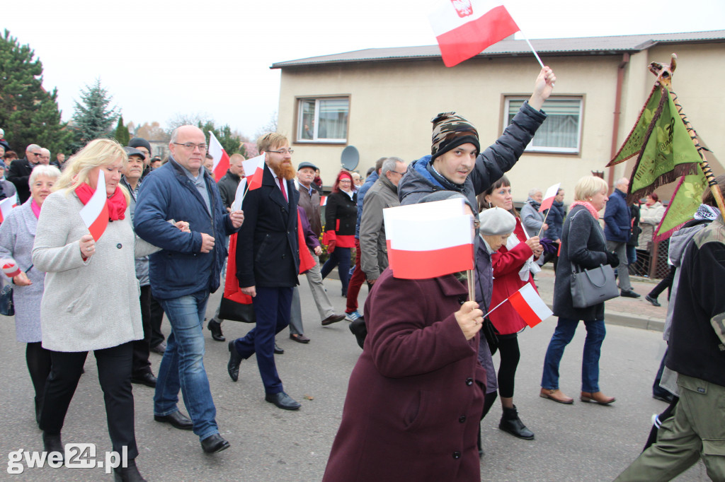 Biało-czerwona parada niepodległościowa w Redzie