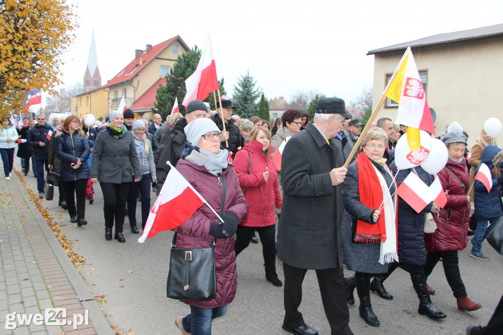 Biało-czerwona parada niepodległościowa w Redzie