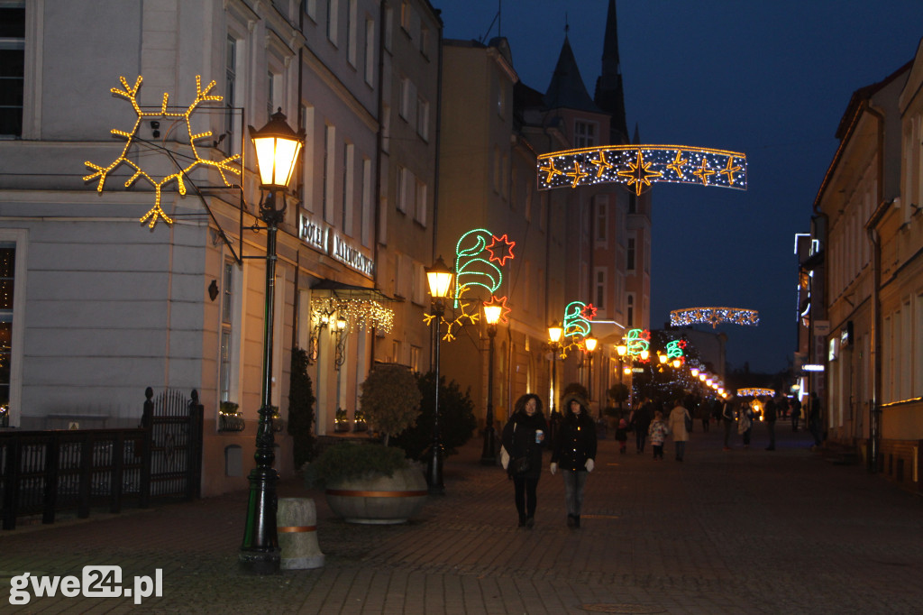 Plac Wejhera rozbłysnął na święta. Zobacz iluminacje!