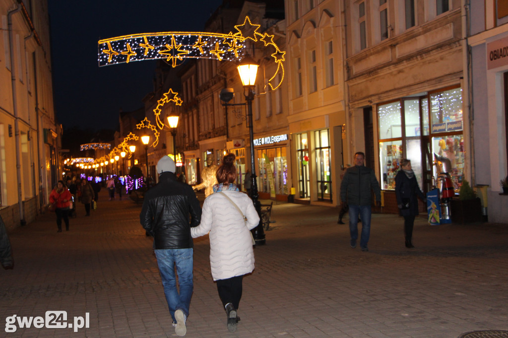 Plac Wejhera rozbłysnął na święta. Zobacz iluminacje!