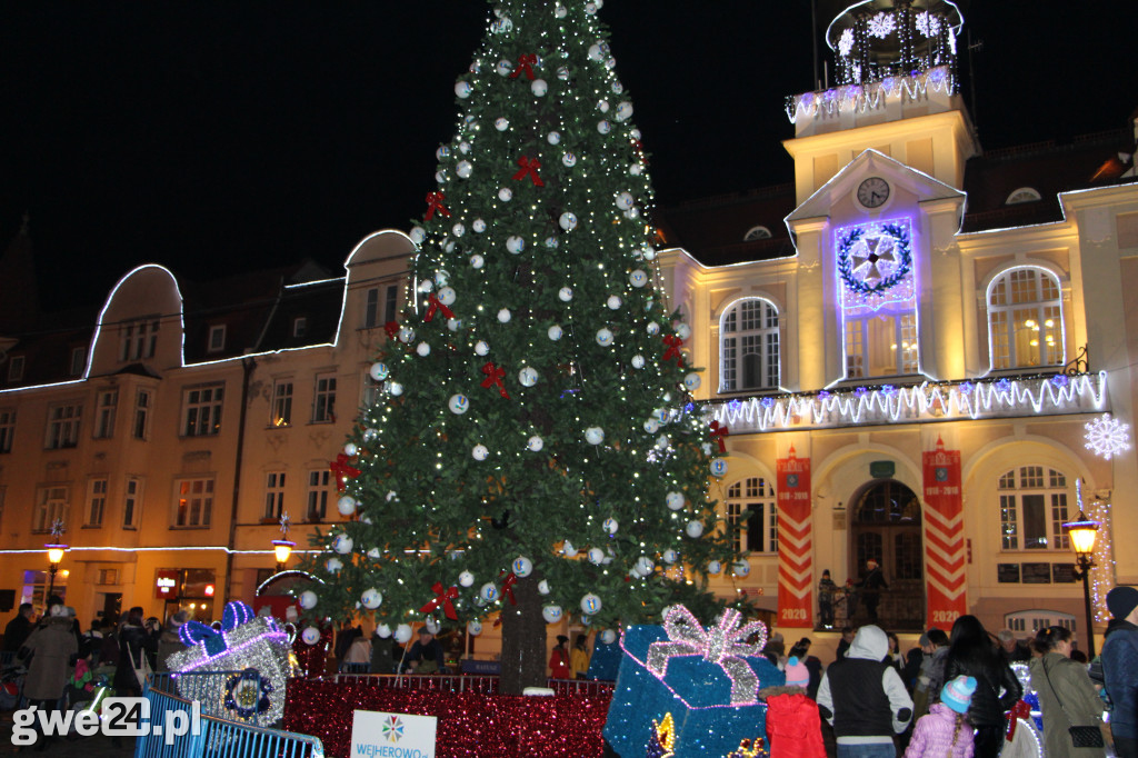 Plac Wejhera rozbłysnął na święta. Zobacz iluminacje!