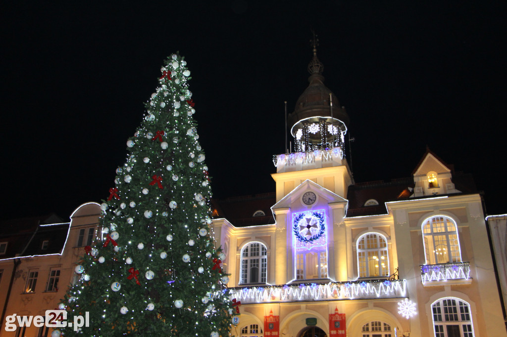 Plac Wejhera rozbłysnął na święta. Zobacz iluminacje!