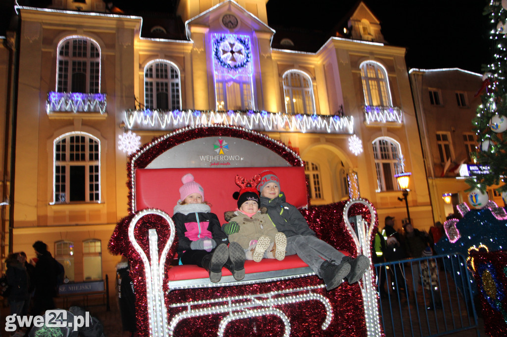 Plac Wejhera rozbłysnął na święta. Zobacz iluminacje!