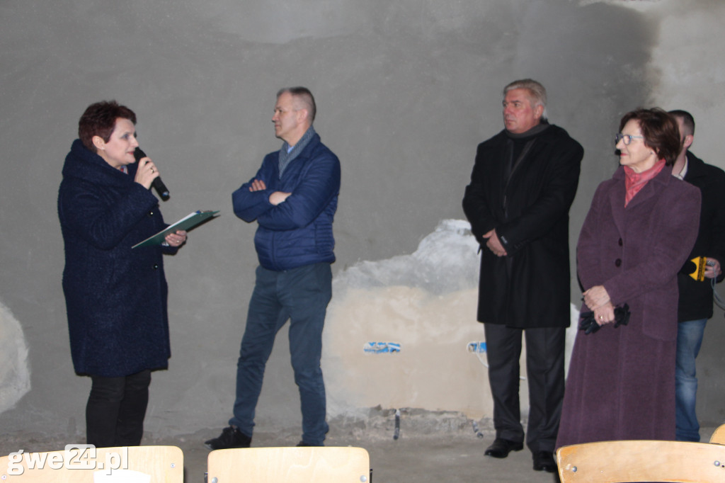 Nowe skrzydło szkoły rośnie w oczach
