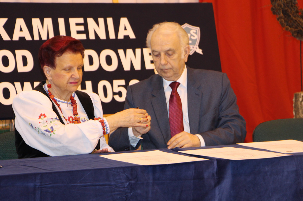 Rozbudowa szkoły w Redzie. Wmurowano akt erekcyjny