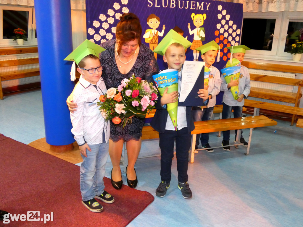 Pasowanie klas pierwszych w Luzinie
