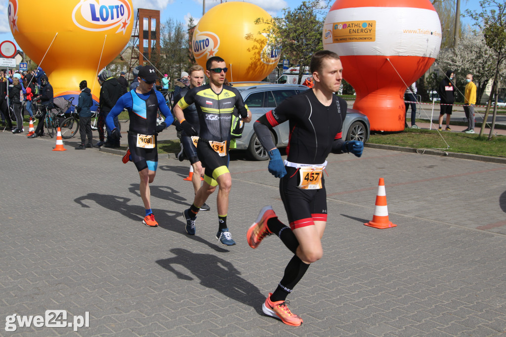 Kilkuset zawodników w duathlonie