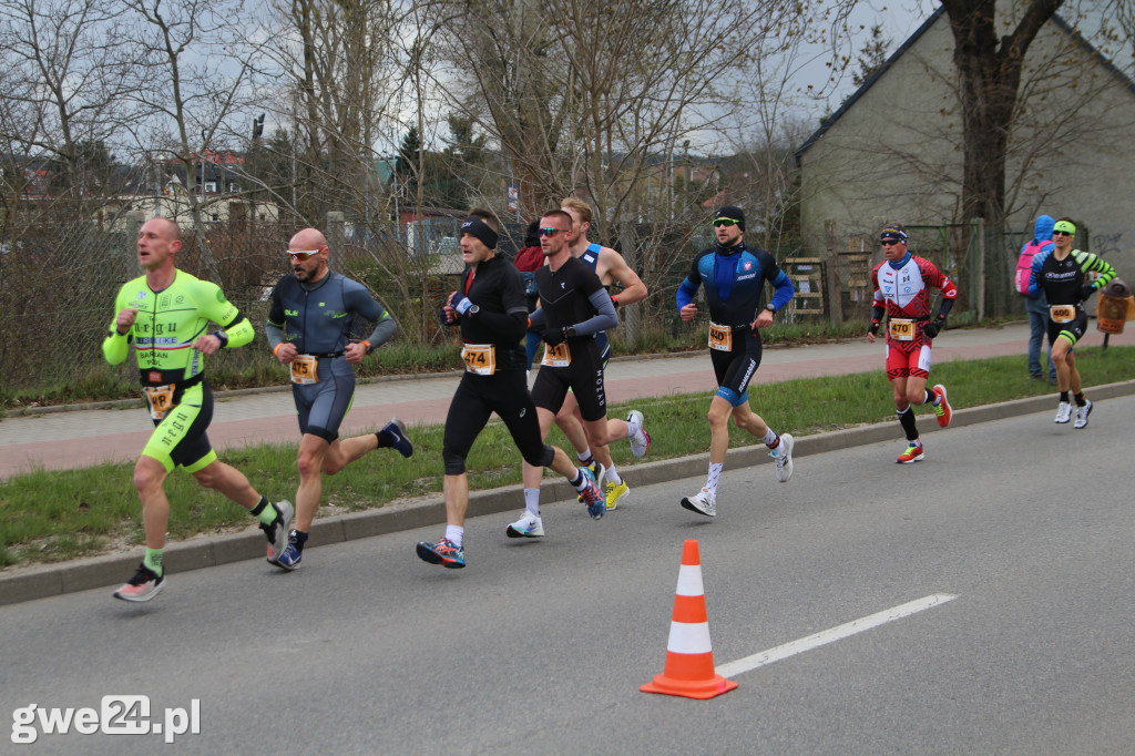 Kilkuset zawodników w duathlonie