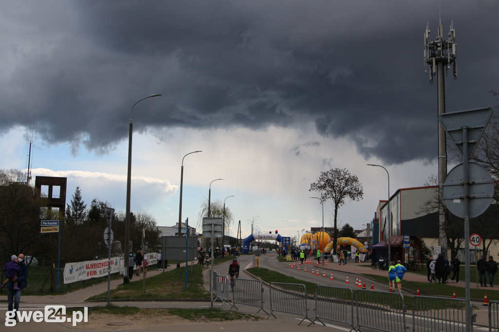 Kilkuset zawodników w duathlonie