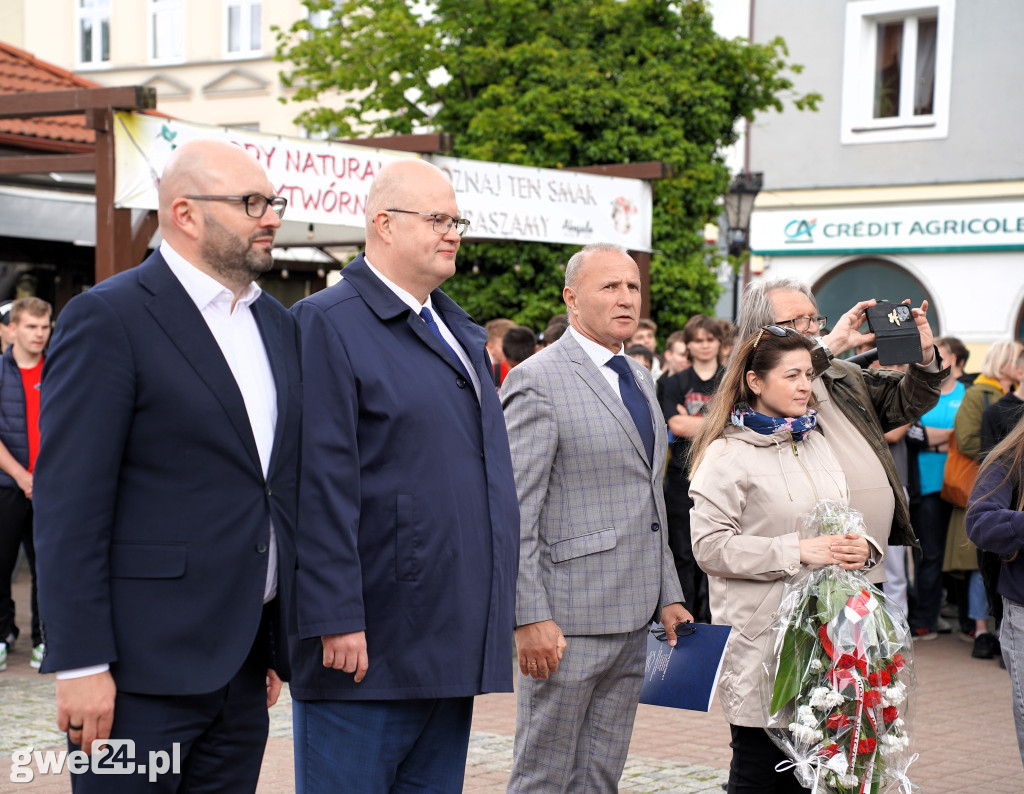 Barwny korowód na uczczenie patrona szkoły