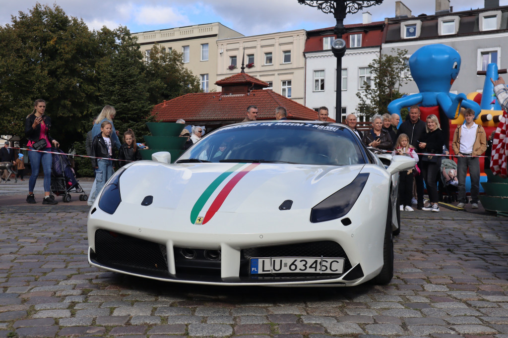 Motoryzacyjna pasja połączona z pomaganiem