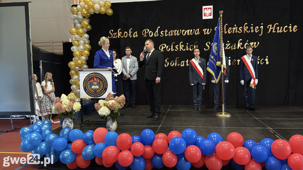 Nadanie imienia i sztandaru Szkole Podstawowej w Jeleńskiej Hucie