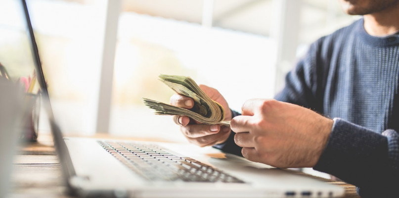 Pożyczka pozabankowa online - jak wygląda proces jej przyznawania?