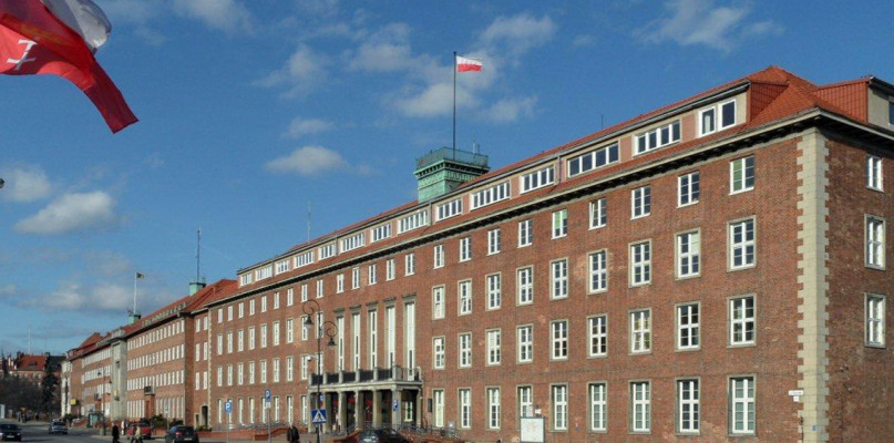 Marszałek w szpitalu w Gdyni, kolejny urzędnik zakażony