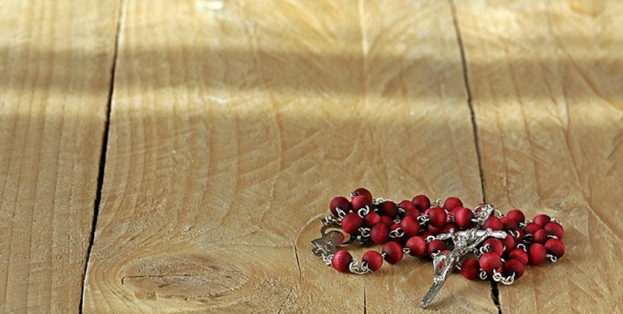 Jak wybrać idealny różaniec: Kompletny poradnik