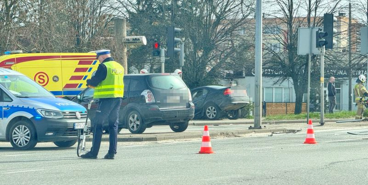 Doszło do zderzenia na skrzyżowaniu