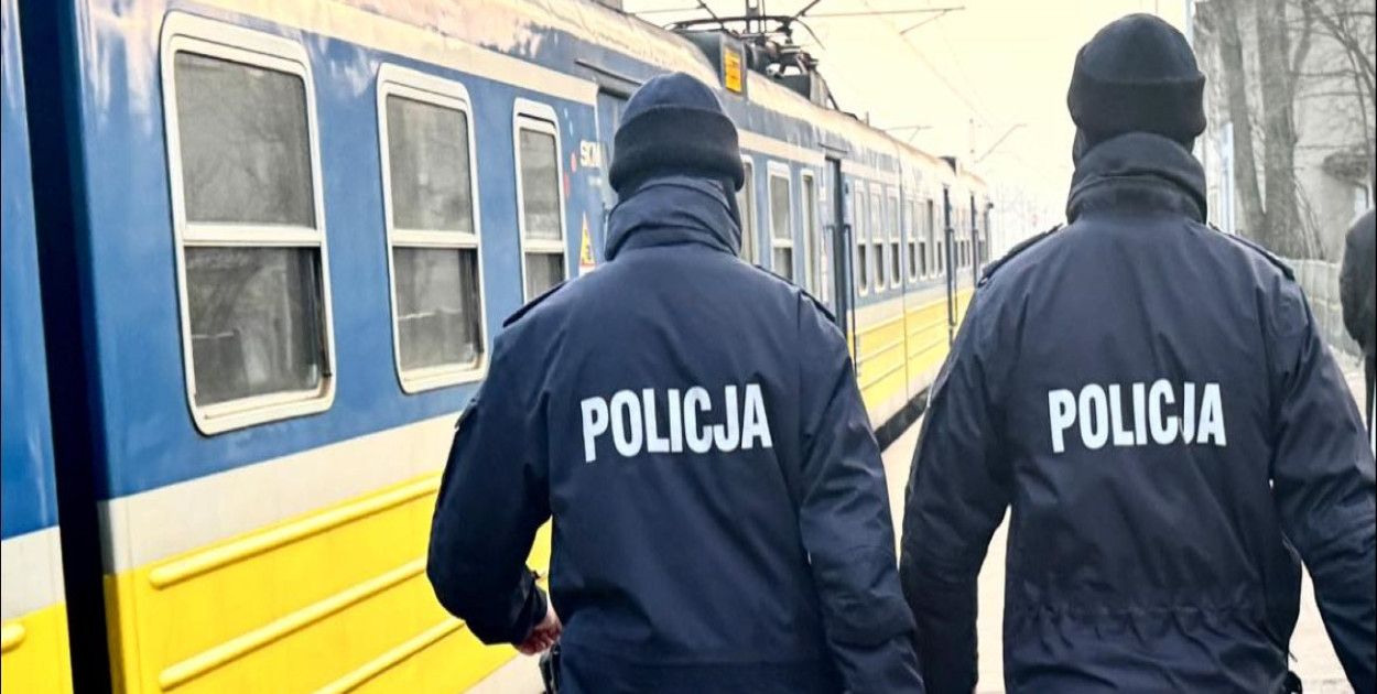 Dla zabawy ukradł gaśnice z pociągu SKM