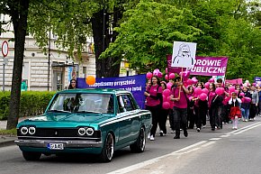 Barwny korowód na uczczenie patrona szkoły-19019