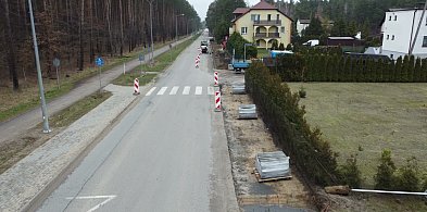 Kontynuacja budowy chodnika w Bolszewie-37664